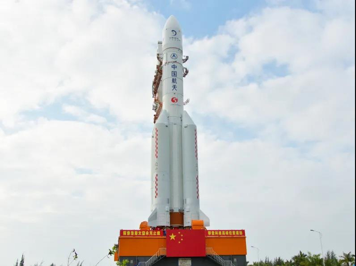 由技术区转入发射区 张翰 摄