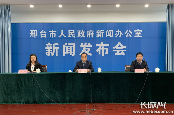 新闻发布会现场。记者 刘俐验 摄