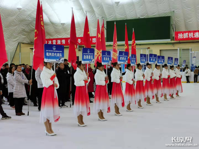 各代表队在开幕式现场。长城网记者 高祎男 摄