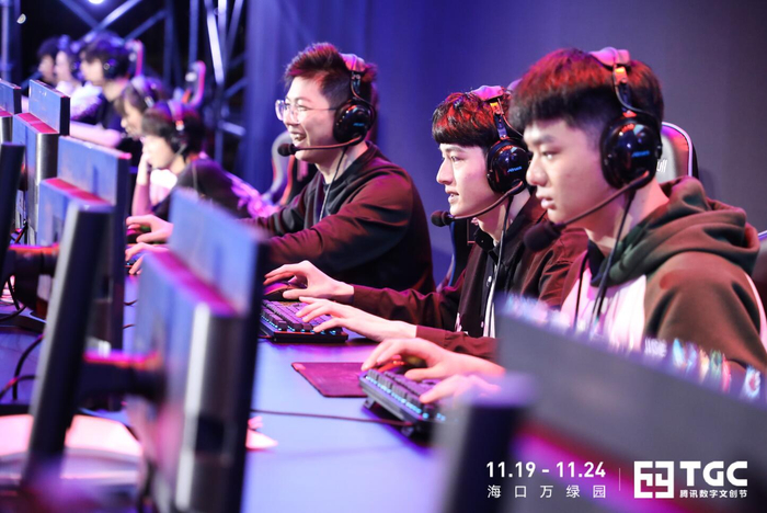 电竞主舞台-享受激烈竞技氛围