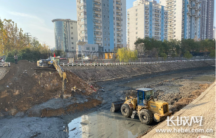 目前，河北省保定市主城区4条河道秋冬季清淤整治工程已完成清淤工程总量的70%。