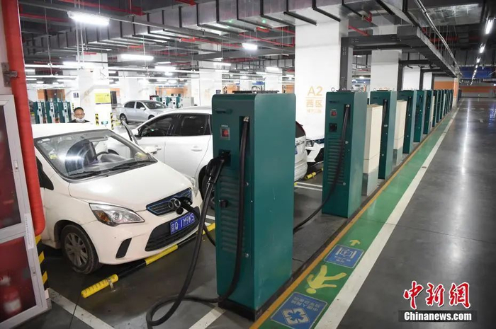 资料图 中新社记者 侯宇 摄