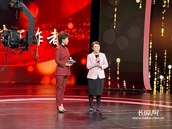 　“最美科技工作者”袁雅冬在录制现场分享自己的故事。长城网记者 刘梦妍 摄