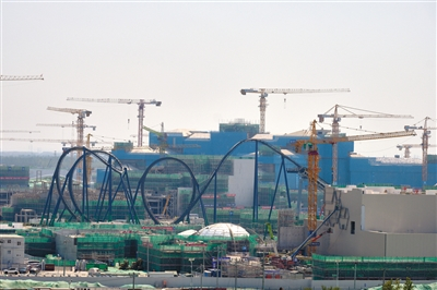  2019年9月2日，环球影城主题公园过山车轮廓初现。