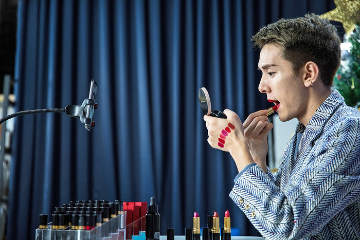 淘宝美妆主播李佳琦&nbsp; 图片来源：视觉中国