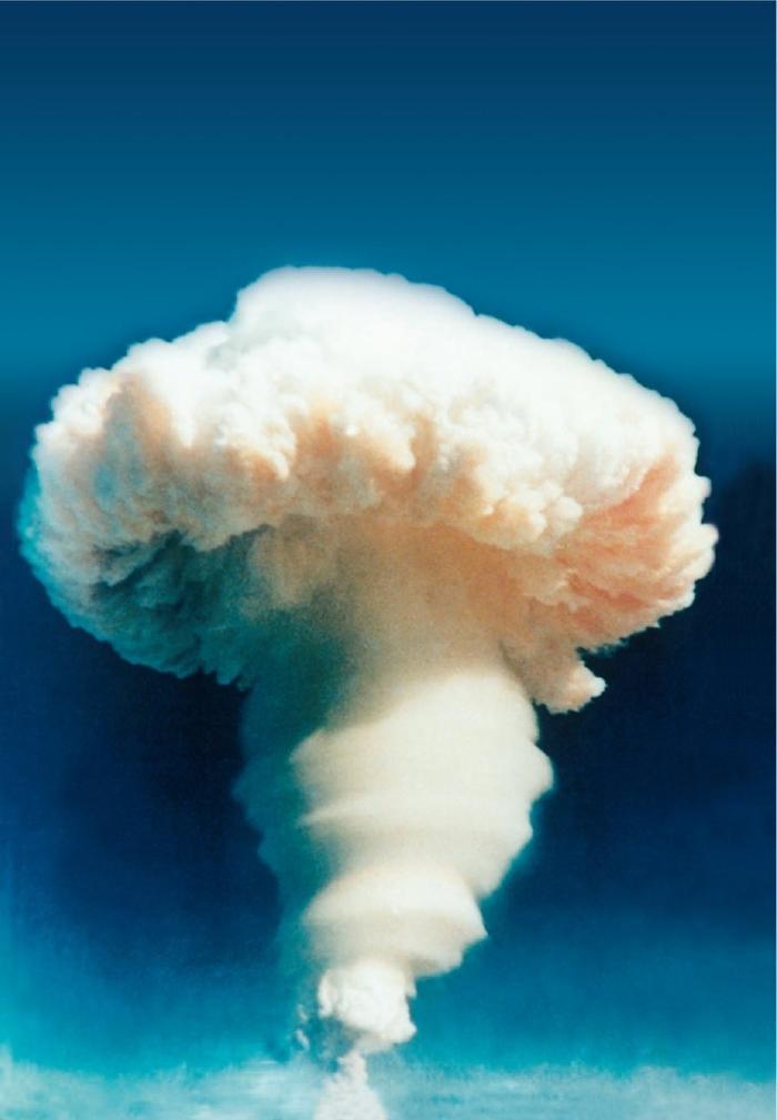 △1967年6月，我国第一颗氢弹试验成功。