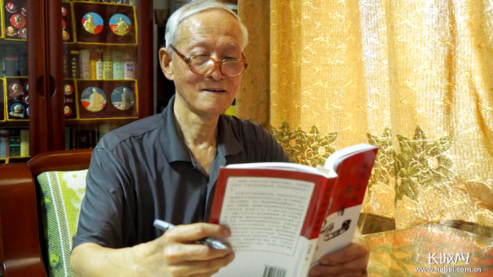 热爱写作的刘彦林。