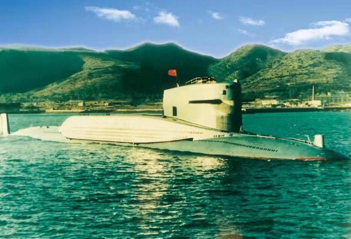 △1970年12月，我国第一艘核潜艇顺利下水。
