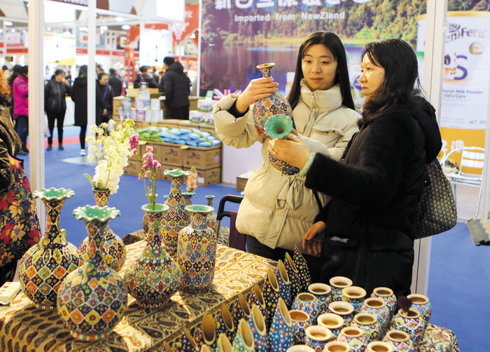 伊朗花瓶受到市民关注