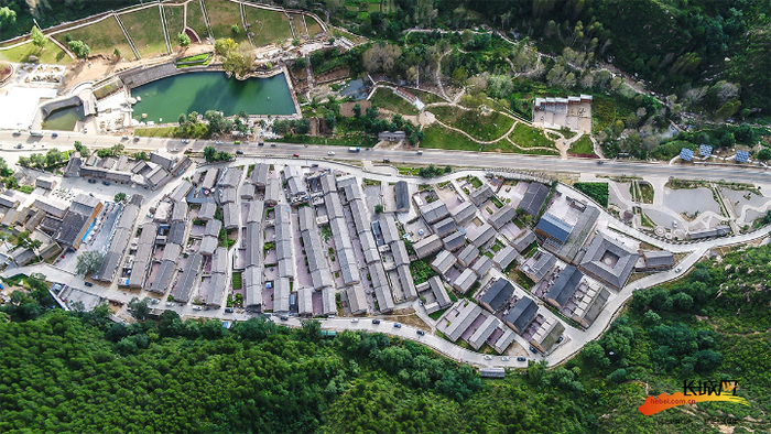 　　航拍骆驼湾村。长城网记者 李皓 摄