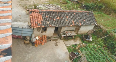 　诸暨市岭北镇孚家湖村村民虞幼光家闲置住房盘活利用前。