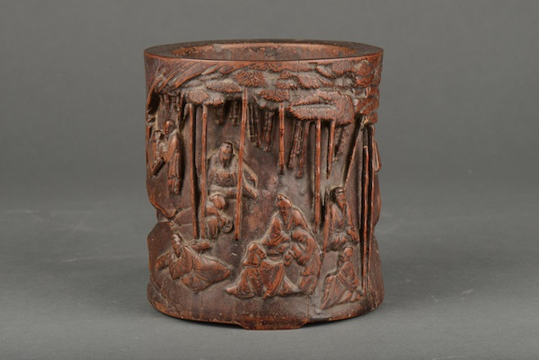 竹刻山林人物纹笔筒 明 南京博物院