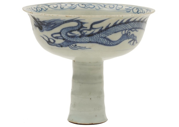 青花云龙高足碗 明 南京中央门外张家窪汪兴祖墓出土 南京博物总馆藏