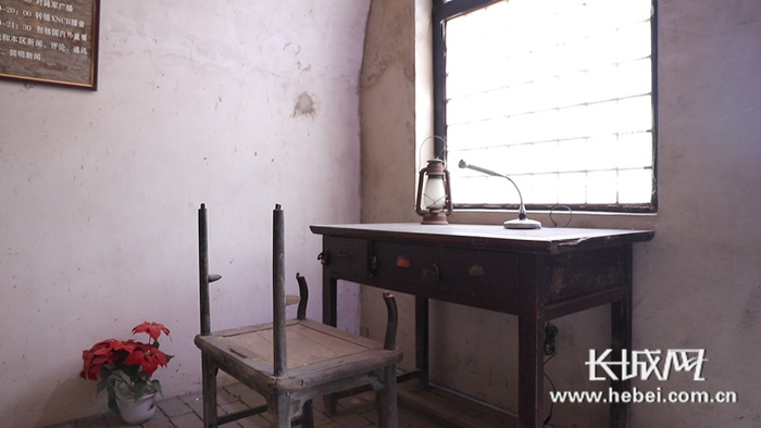 陕北新华广播电台旧址房内的陈设。长城网记者 李相伯 路钦淋 摄