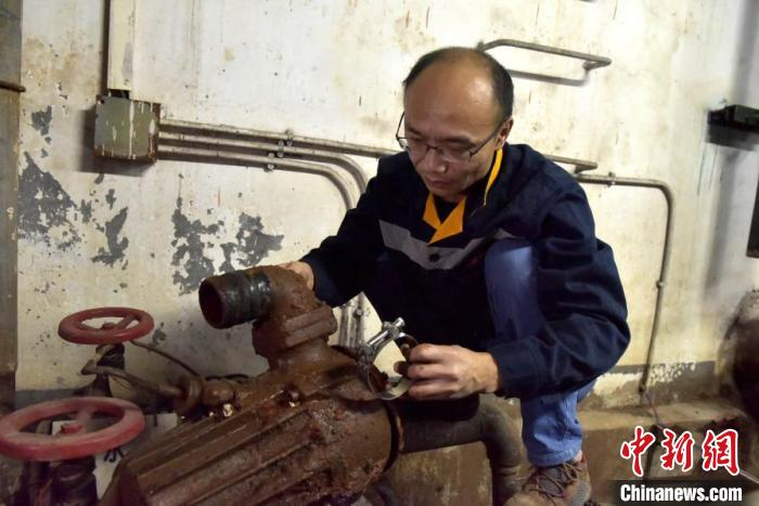 水泵抢修现场 陈婧妍 摄