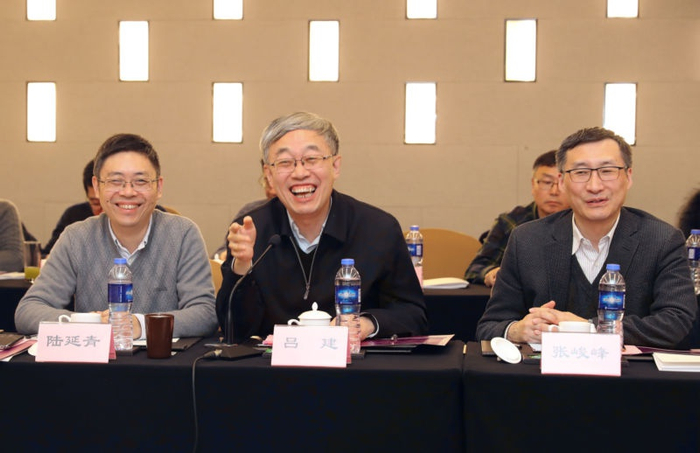 吕建讲话 (佘治骏 摄影)