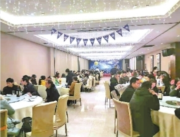     艳阳天酒店内未发现顾客抽烟 记者吴曈 摄