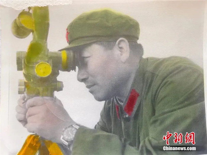 图为年轻时的赵国珍。李彦宏 摄