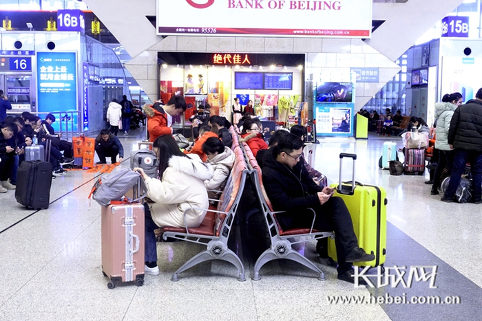 归途者。长城新媒体记者&nbsp;张艺萌&nbsp;摄