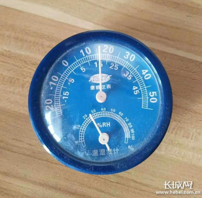 张家口市怀安县网友反映自家暖气温度仅有16°左右。网友供图