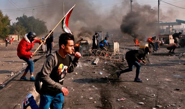 伊拉克抗议活动再次爆发，抗议者开车撞死两名警察