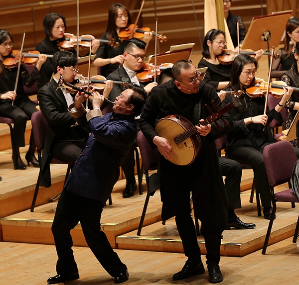 中阮演奏家冯满天、唢呐演奏家牛建党