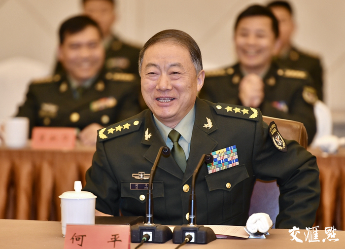 何卫东,何平代表东部战区党委机关和驻苏部队全体官兵,向关心支持国防