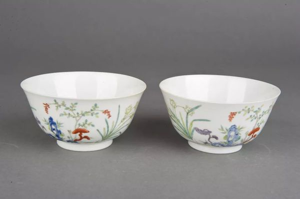 清粉彩洞石花卉纹瓷碗