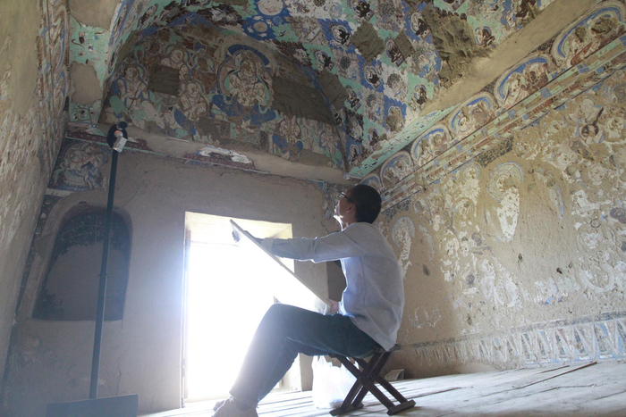 克孜尔石窟中千年壁画守护者