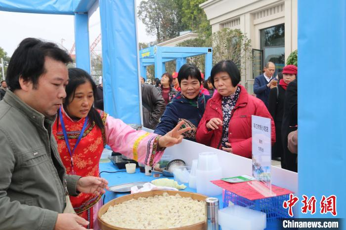 福州马尾船政特色历史文化街区成为民众感受船政文化的一个好去处。　王彦 摄