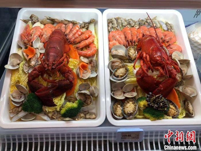 龙虾套餐。　朱晓颖 摄