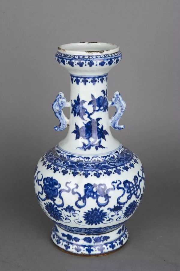 清青花缠枝八宝纹双耳洗口瓷瓶