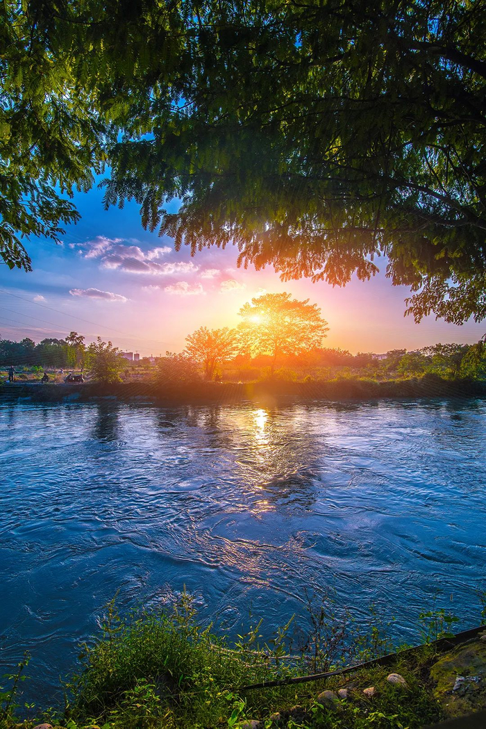 ▲ 郫县安靖镇府河日落