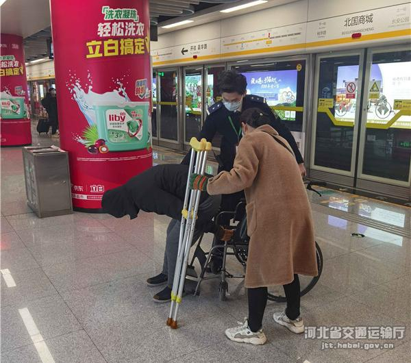 聚焦群众关注 解决“热点”“焦点”