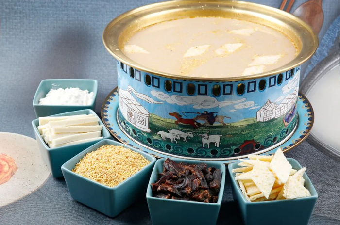 内蒙古锅茶，山东潍坊朝天锅，调味都别出心裁。摄影/zxmxy