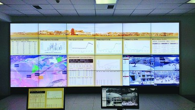     莫高窟中心监测大屏幕 董亚波团队供图
