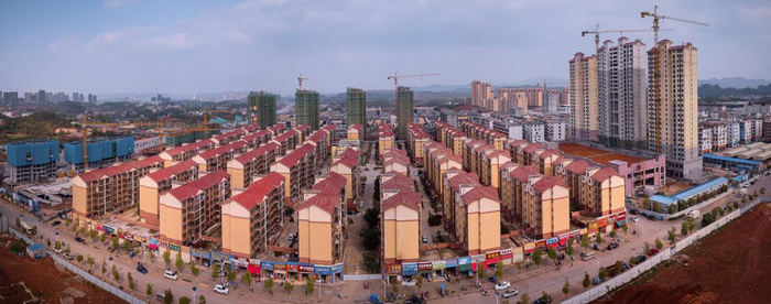 图为于都县上欧思源易地扶贫搬迁集中安置区概貌