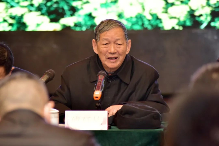 ▲傅廷栋院士号召全国油菜科研工作者共同努力将世界油菜研究中心逐步转移到武汉