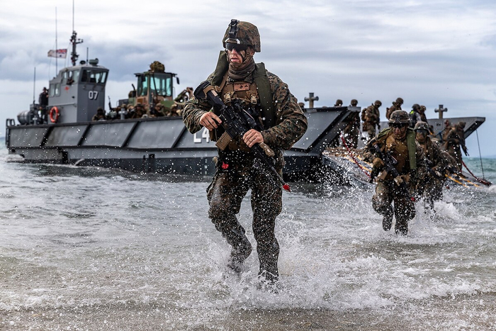 陆战队在未来将重新聚焦于岛礁夺控、两栖投送和区域拒止。