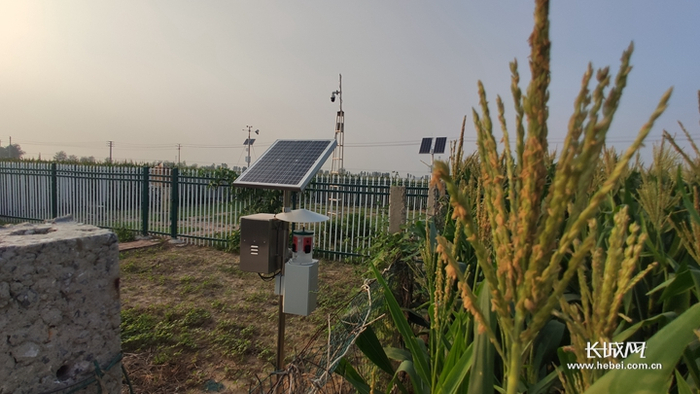 邯郸市永年区高标准农田里应用的土壤墒情监测、病虫害监测、气象观察设备。本网资料图