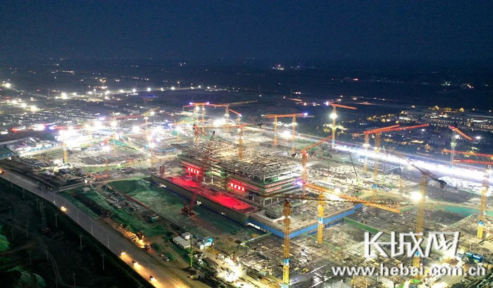 航拍容东片区雄安商务服务中心项目建设现场。霍少轩摄