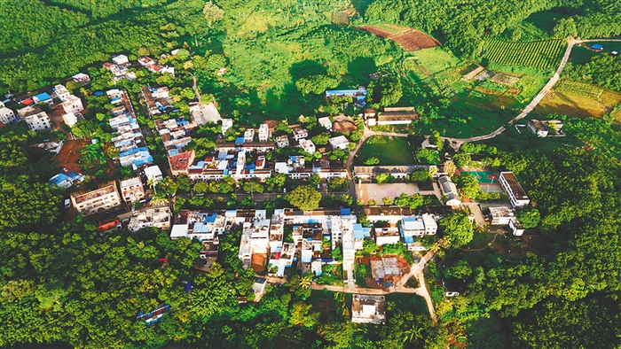 俯瞰儋州石屋村。在2020年海南省村庄规划设计竞赛中，该村村庄规划获评一等奖。 袁才 摄