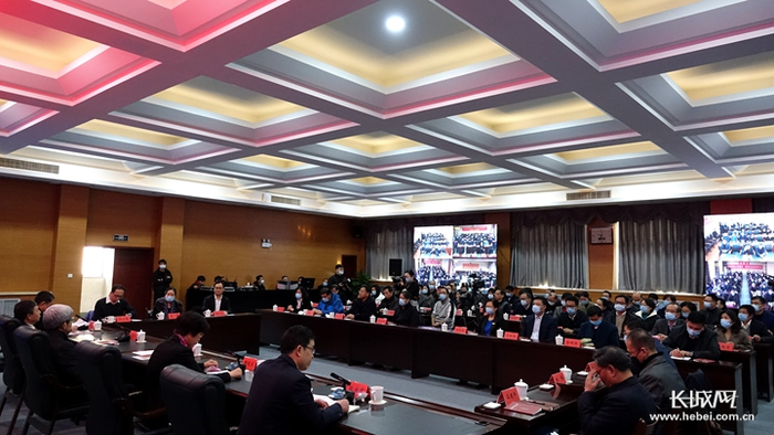 终身教育大讲堂为主会场，各设区市广播电视大学云教室设分会场，通过线上参会。长城网记者 张荣鹏 摄