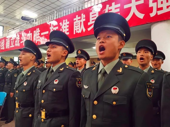 ▲新兵精神抖擞