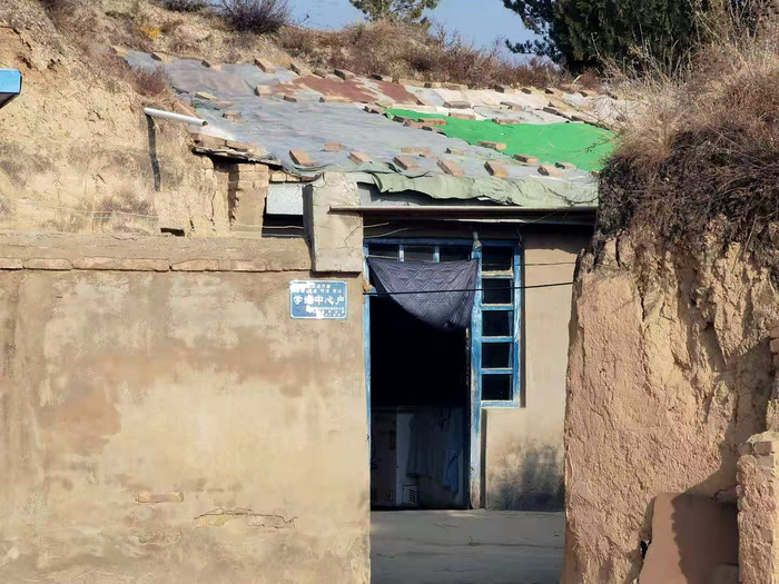 当地农民的居住条件不佳。 《等深线》记者 倪兆中 摄