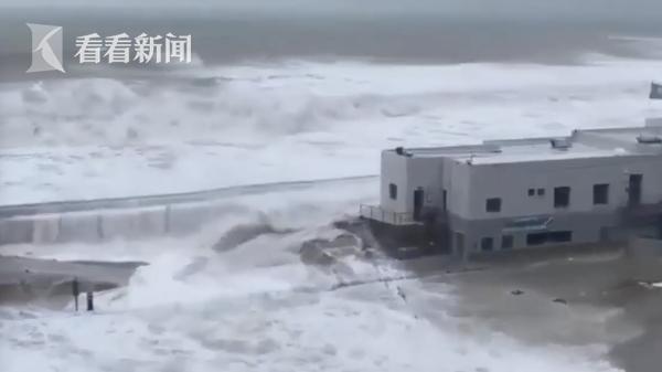 视频｜强风暴席卷西班牙 海水淹没道路现“泡沫奇观”