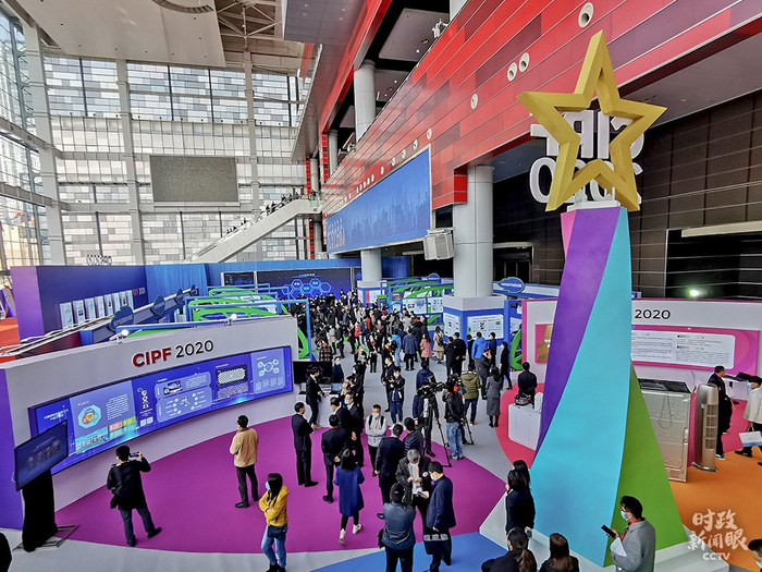 △11月11日，第12届中国国际专利技术与产品交易会在大连开幕，本届专交会以“知识产权引领经济高质量发展”为主题。