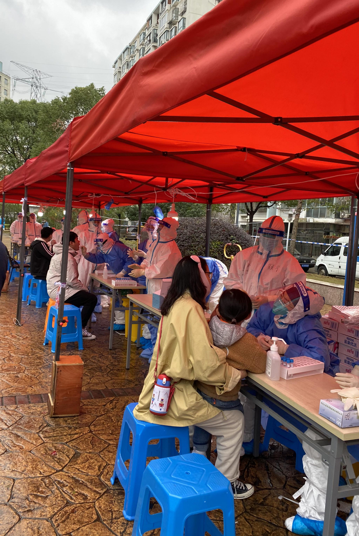 核酸检测现场&nbsp;受访者 图