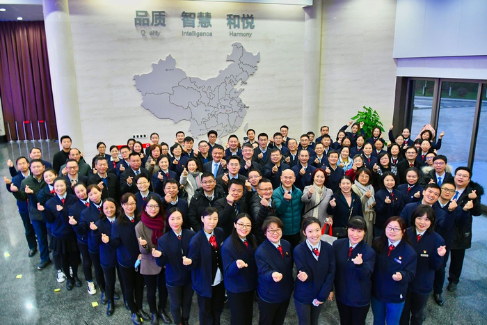 共创两载，感恩有你 姜雨涛/摄