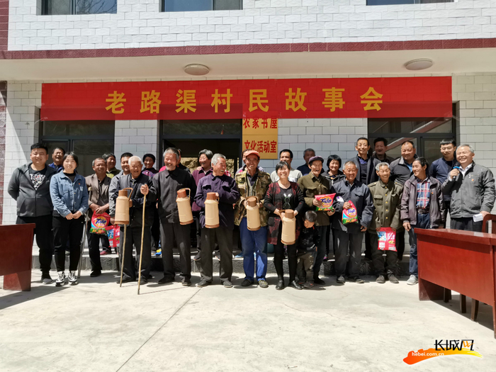 老路渠村故事会现场。